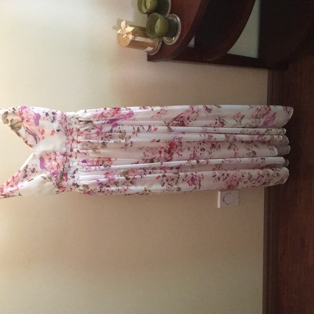 Beautiful floral print maxi dress from Honey.